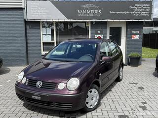 VOLKSWAGEN POLO 1.4-16V Comfortline, 5 deurs, trekhaak, cruise, apk 07-2027