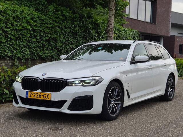 BMW 5-Serie Touring 530e M Sport LED CarPlay Elek. Stoelen 100% dealer onderhouden 530e Business Edition Plus