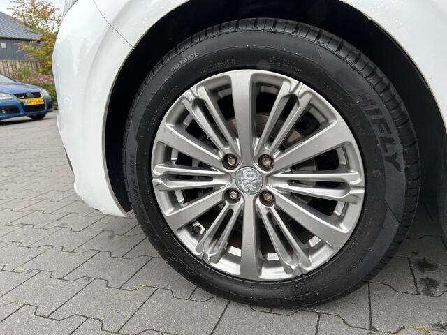 Peugeot 208 1.2 Allure | Lage km-stand | Rijklaar| Navi | Cruise | Airco | LM velgen| Carplay | e APK|Keurig onderhouden