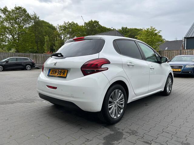 Peugeot 208 1.2 Allure | Lage km-stand | Rijklaar| Navi | Cruise | Airco | LM velgen| Carplay | e APK|Keurig onderhouden