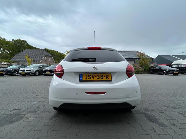 Peugeot 208 1.2 Allure | Lage km-stand | Rijklaar| Navi | Cruise | Airco | LM velgen| Carplay | e APK|Keurig onderhouden