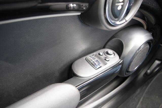 Mini Electric Mini MINI Yours 33 kWh 184 PK, SOH 100%, Leder, Panoramadak, Navigatie, Stoelverwarming