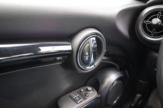 Mini Electric Mini MINI Yours 33 kWh 184 PK, SOH 100%, Leder, Panoramadak, Navigatie, Stoelverwarming