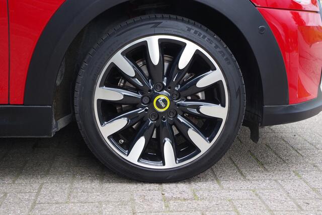 Mini Electric Mini MINI Yours 33 kWh 184 PK, SOH 100%, Leder, Panoramadak, Navigatie, Stoelverwarming