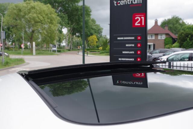 Mini Electric Mini MINI Yours 33 kWh 184 PK, SOH 100%, Leder, Panoramadak, Navigatie, Stoelverwarming