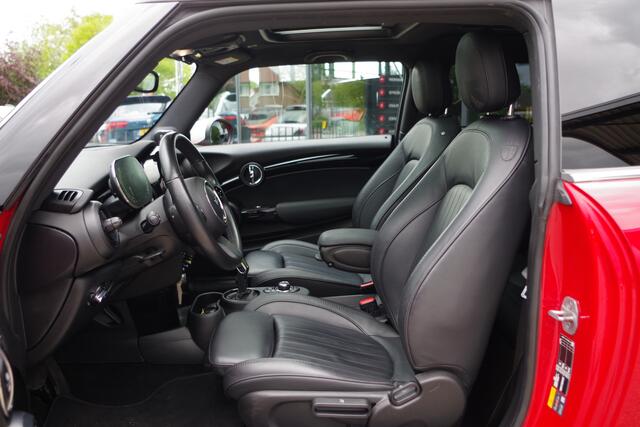 Mini Electric Mini MINI Yours 33 kWh 184 PK, SOH 100%, Leder, Panoramadak, Navigatie, Stoelverwarming