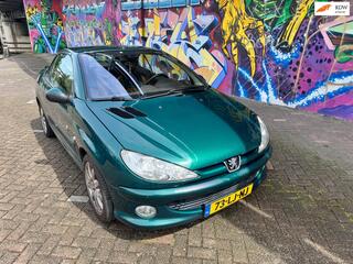 PEUGEOT 206 CC 1.6-16V Roland Garros super onderhouden airco rijd heerlijk zeer Leuke zomer auto boeken aanwezig en facturen