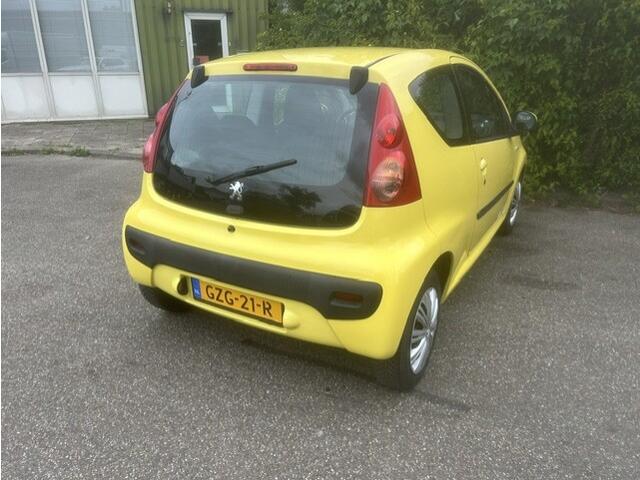 Peugeot 107 1.0-12V XR