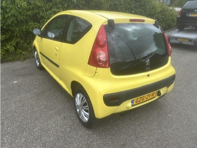 Peugeot 107 1.0-12V XR