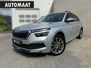 SKODA Kamiq 1.0 TSI Ambition TREKHAAK UITKLAPBAAR / CAMERA / ADAPTIEVE CRUISE CONTROL / 4-SEIZOENBAND / STOELV. / LED / SMART LINK