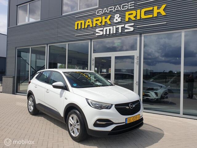 Opel Grandland X 1.2 Turbo Business Executive