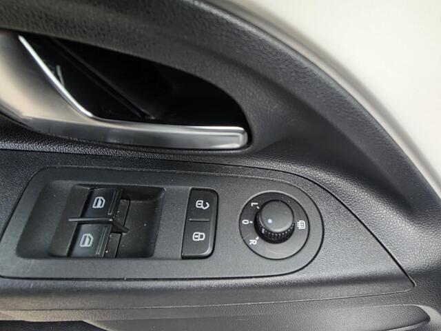 Seat MII 1.0 Style Dynamic 5 deursw, airco, navigatie, stoelverwarming, pdc, cruise control