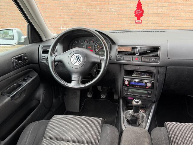 Volkswagen Golf 1.6-16V Highline CLIMATE/STOELVERWARMING 