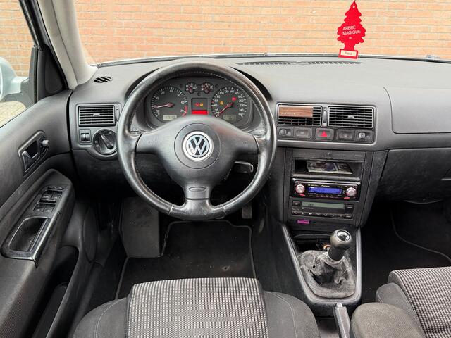 Volkswagen Golf 1.6-16V Highline CLIMATE/STOELVERWARMING 