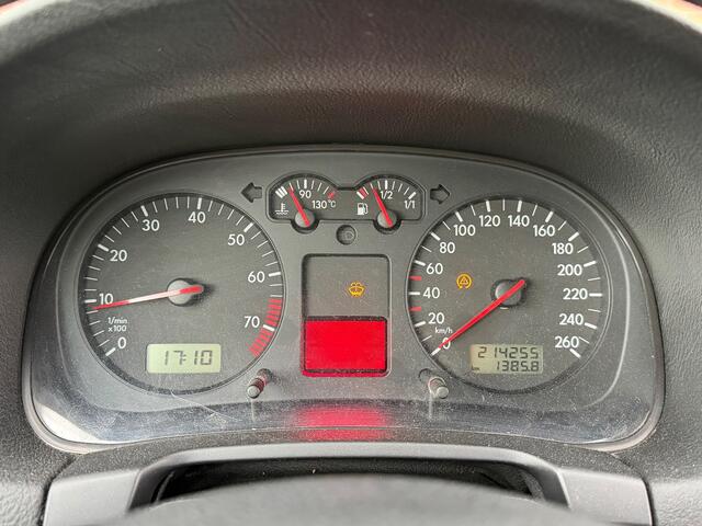 Volkswagen Golf 1.6-16V Highline CLIMATE/STOELVERWARMING 