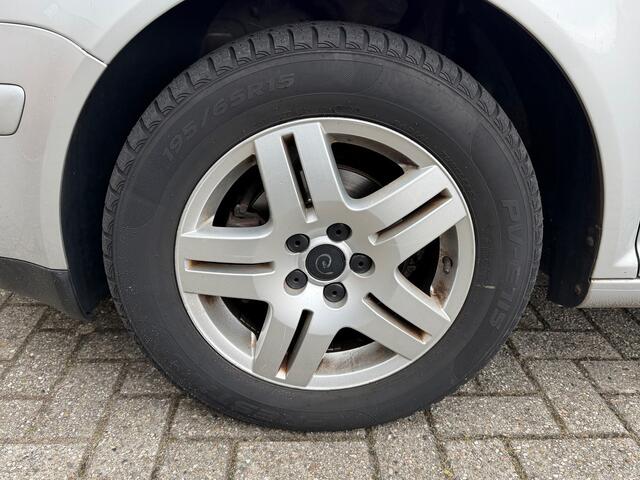 Volkswagen Golf 1.6-16V Highline CLIMATE/STOELVERWARMING 
