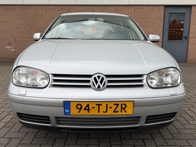 Volkswagen Golf 1.6-16V Highline CLIMATE/STOELVERWARMING 