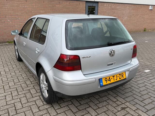 Volkswagen Golf 1.6-16V Highline CLIMATE/STOELVERWARMING 