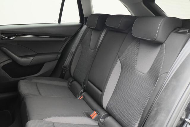 Skoda Octavia Combi 1.0 e-TSI Business Edition Virtual Cockpit, Keyless, LED, Apple Carplay, PDC
