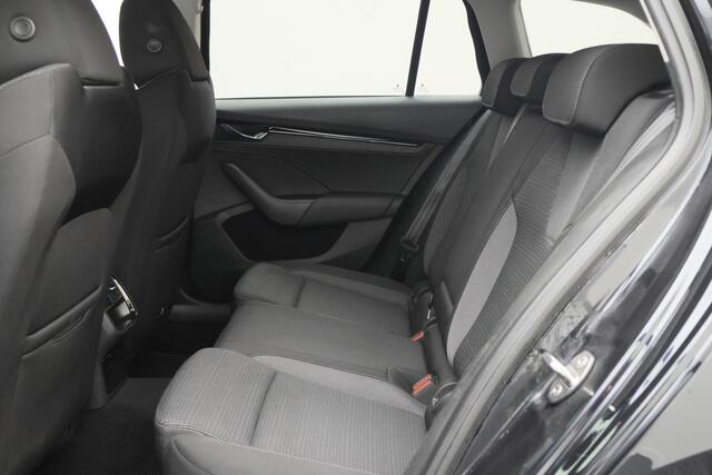 Skoda Octavia Combi 1.0 e-TSI Business Edition Virtual Cockpit, Keyless, LED, Apple Carplay, PDC