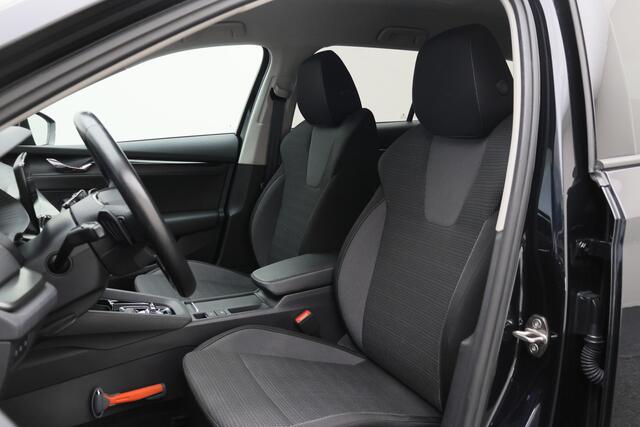 Skoda Octavia Combi 1.0 e-TSI Business Edition Virtual Cockpit, Keyless, LED, Apple Carplay, PDC