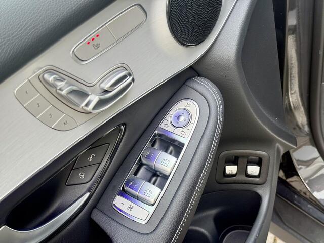 Mercedes-Benz GLC-Klasse 300e 4MATIC Business Solution AMG | 360� Camera | Night Pakket | Panoramadak | Dodehoekassistent | Elektrisch Verstelbare Stoelen + Memory 