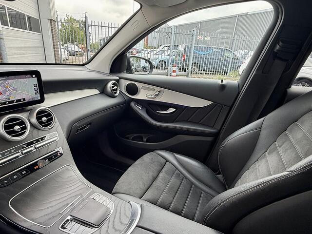 Mercedes-Benz GLC-Klasse 300e 4MATIC Business Solution AMG | 360� Camera | Night Pakket | Panoramadak | Dodehoekassistent | Elektrisch Verstelbare Stoelen + Memory 