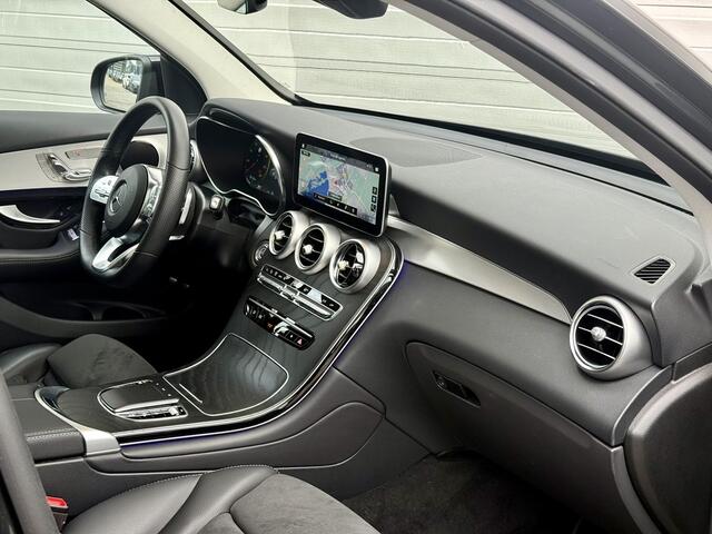 Mercedes-Benz GLC-Klasse 300e 4MATIC Business Solution AMG | 360� Camera | Night Pakket | Panoramadak | Dodehoekassistent | Elektrisch Verstelbare Stoelen + Memory 