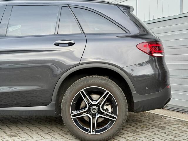 Mercedes-Benz GLC-Klasse 300e 4MATIC Business Solution AMG | 360� Camera | Night Pakket | Panoramadak | Dodehoekassistent | Elektrisch Verstelbare Stoelen + Memory 