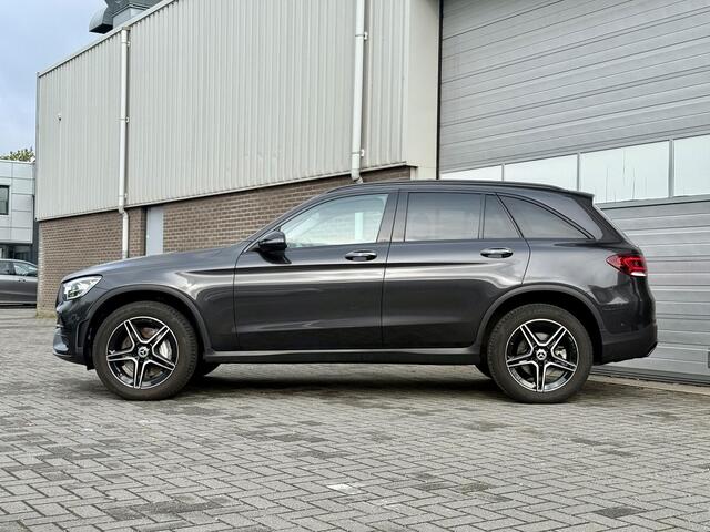 Mercedes-Benz GLC-Klasse 300e 4MATIC Business Solution AMG | 360� Camera | Night Pakket | Panoramadak | Dodehoekassistent | Elektrisch Verstelbare Stoelen + Memory 