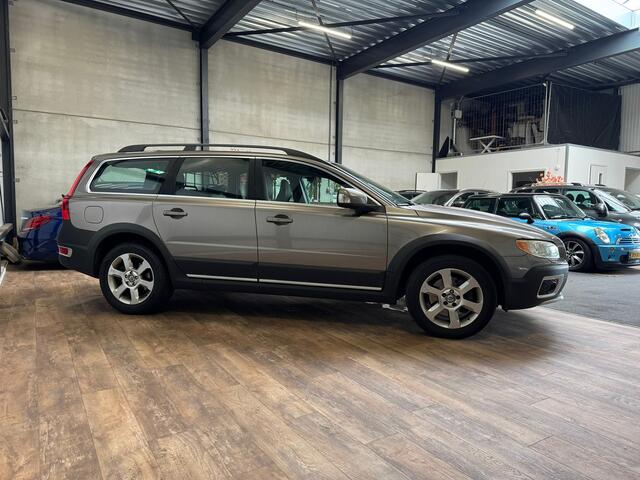 Volvo XC70 2.4 D5 Summum / AWD / Automaat / LEDER / CRUISE / BLIS / Memory /