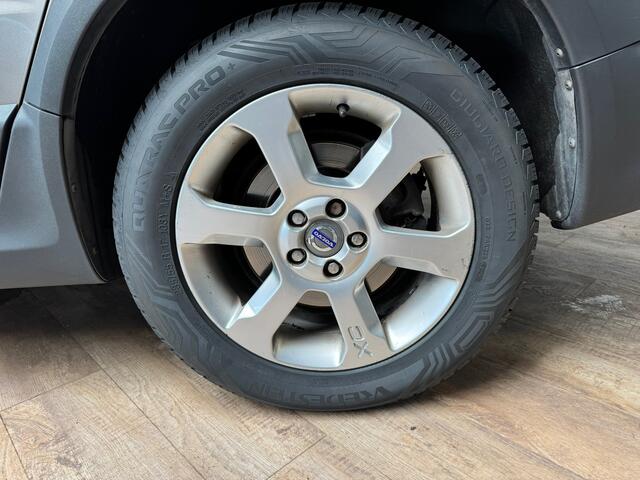 Volvo XC70 2.4 D5 Summum / AWD / Automaat / LEDER / CRUISE / BLIS / Memory /