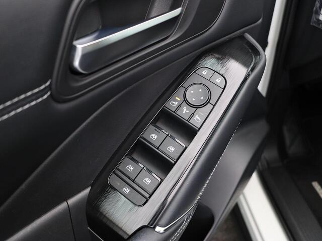 Nissan Qashqai 158pk MHEV Xtronic N-Connecta | Panorama Dak | Keyless Entry | Rondom Camera's | ABD Onderhouden |
