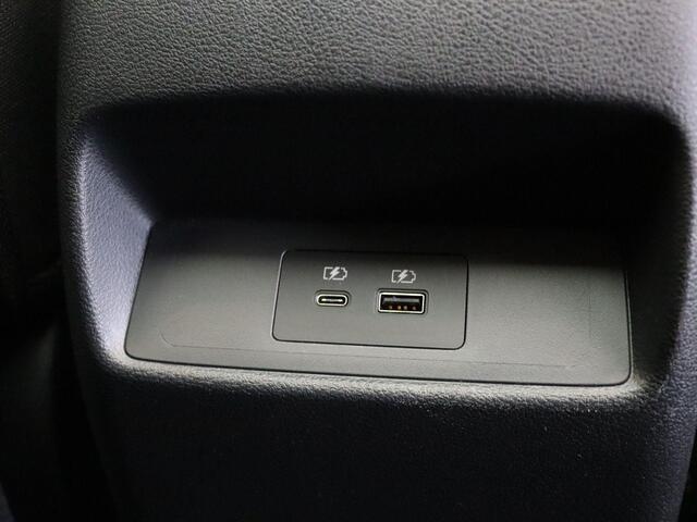 Nissan Qashqai 158pk MHEV Xtronic N-Connecta | Panorama Dak | Keyless Entry | Rondom Camera's | ABD Onderhouden |