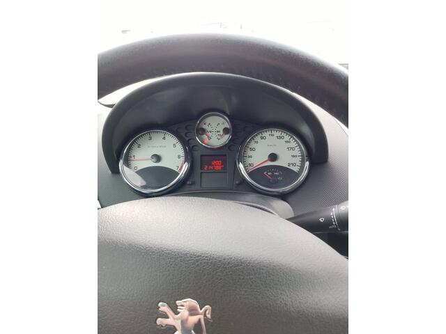 Peugeot 207 SW Outdoor 1.6 VTi XS
