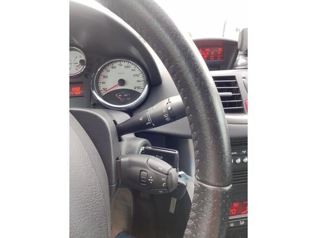 Peugeot 207 SW Outdoor 1.6 VTi XS