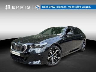 BMW 5-SERIE Touring 530e | M Sportpakket | Comfort Pack | 20 inch LM M Sterspaak | Glazen panoramadak | Driving Assistant Professional | Harman-Kardon sound system