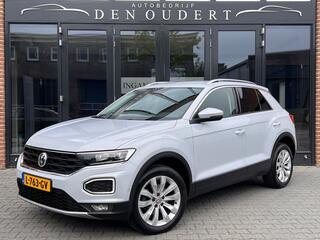 VOLKSWAGEN T-Roc 1.5 TSI Sport AUT. LED / CARPLAY / NAVI