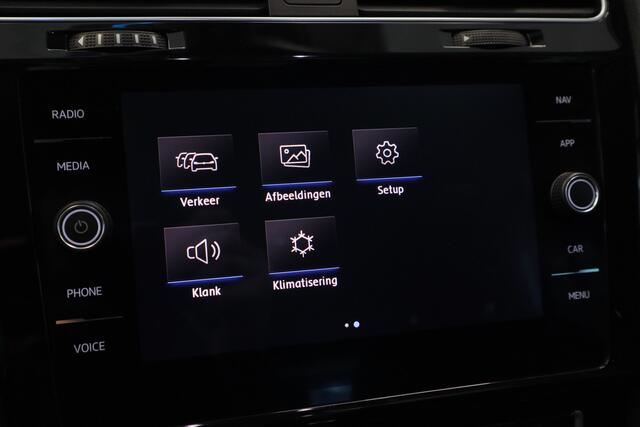 Volkswagen Golf 1.5 TSI Highline R-Line Cruise/Climate PDC Trekhaak LED Carplay