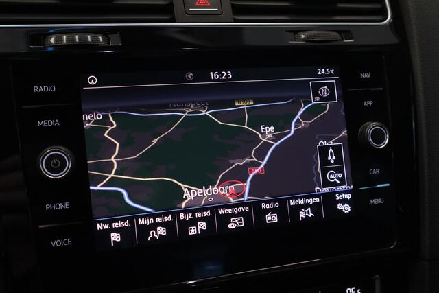 Volkswagen Golf 1.5 TSI Highline R-Line Cruise/Climate PDC Trekhaak LED Carplay