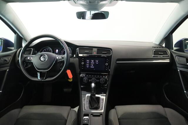 Volkswagen Golf 1.5 TSI Highline R-Line Cruise/Climate PDC Trekhaak LED Carplay