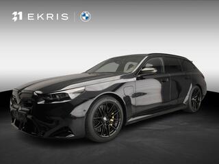 BMW M5 Touring | Keramische remmen | M Driver's Package | Panoramadak | Comfort Pack