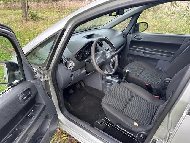 Mitsubishi Colt 1.1 Incharge APK 26-02-2027