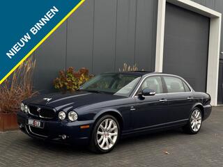 JAGUAR XJ 4.2 V8 Executive | Youngtimer