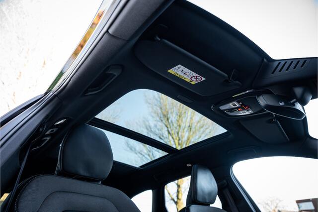 Volvo XC60 T6 Recharge Black Edition Plus  Panodak  Leder  Harman/Kardon