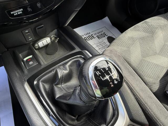 Nissan X-Trail 1.6 dCi Business 7p. -camera-pdc-19LMV-pano dak-7 PERS-elek a klep-