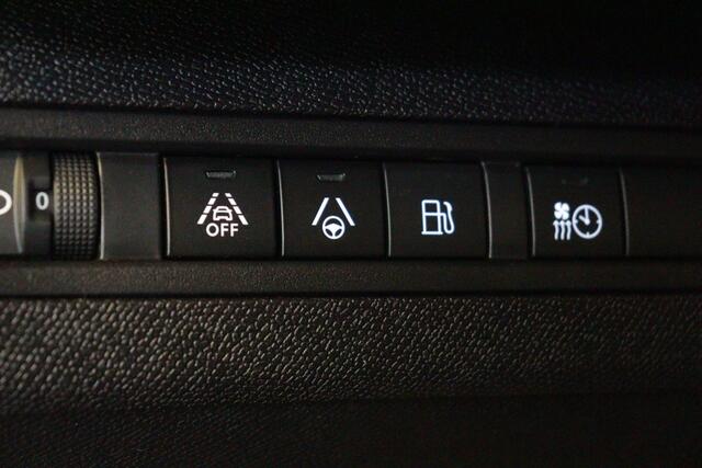 Peugeot 3008 1.6 HYbrid 225 GT | NAVI / APPCONNECT | CAMERA + PDC | SCHUIF / KANTELDAK | ADAP CRUISE | LANE-ASSIST / WARNING |