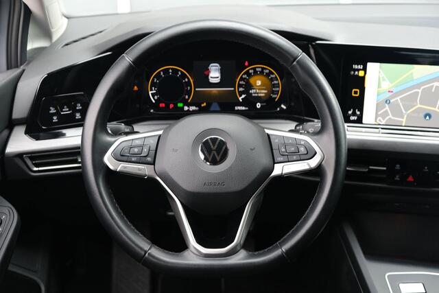 Volkswagen Golf 8 1.5 eTSI Style DSG Navi IQ Led Cam Acc Pdc