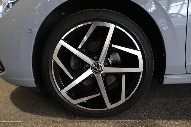 Volkswagen Golf 8 1.5 eTSI Style DSG Navi IQ Led Cam Acc Pdc