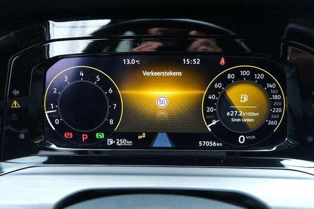 Volkswagen Golf 8 1.5 eTSI Style DSG Navi IQ Led Cam Acc Pdc